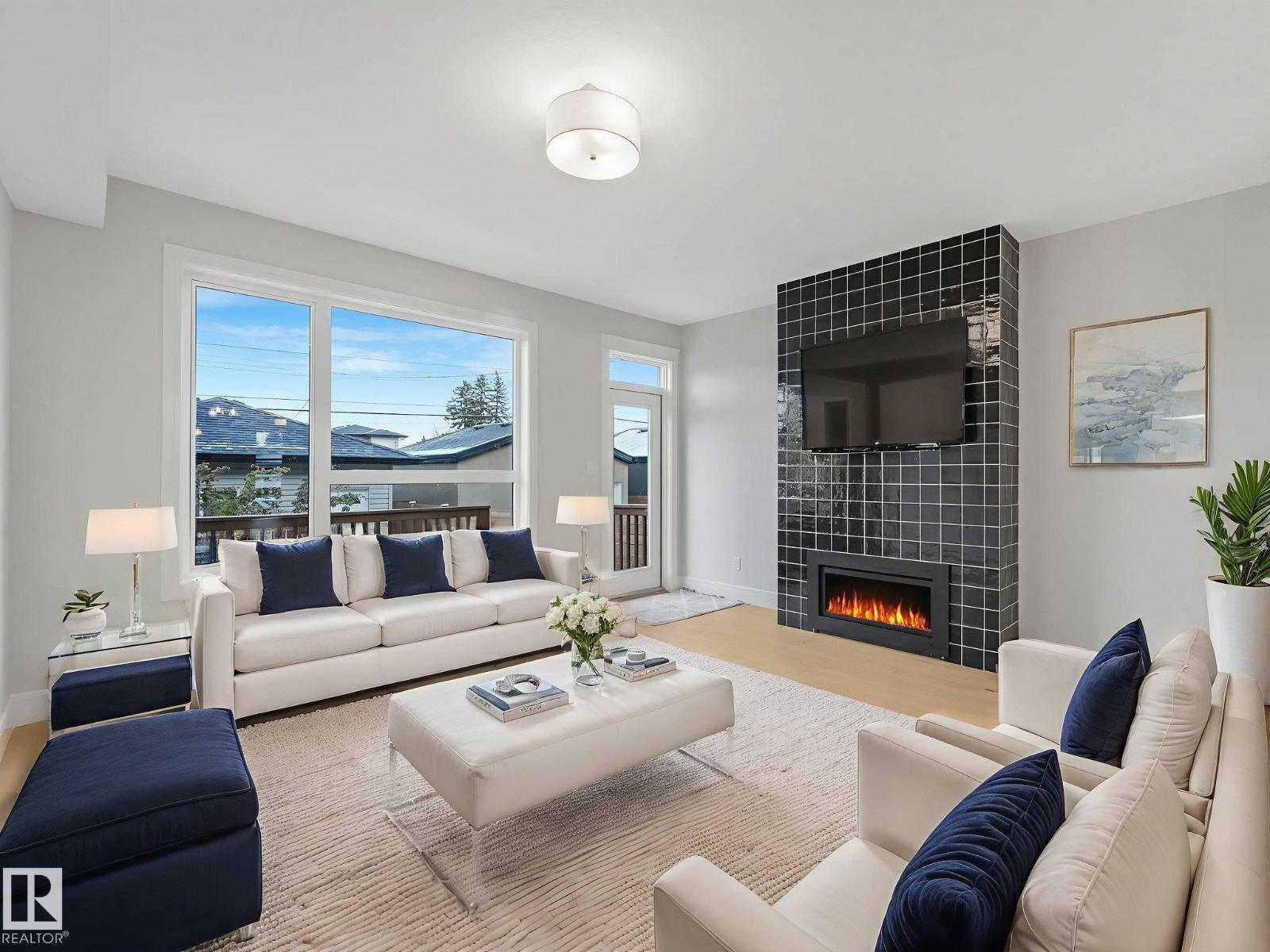 Single Family House for Sale in   ST NW Edmonton 