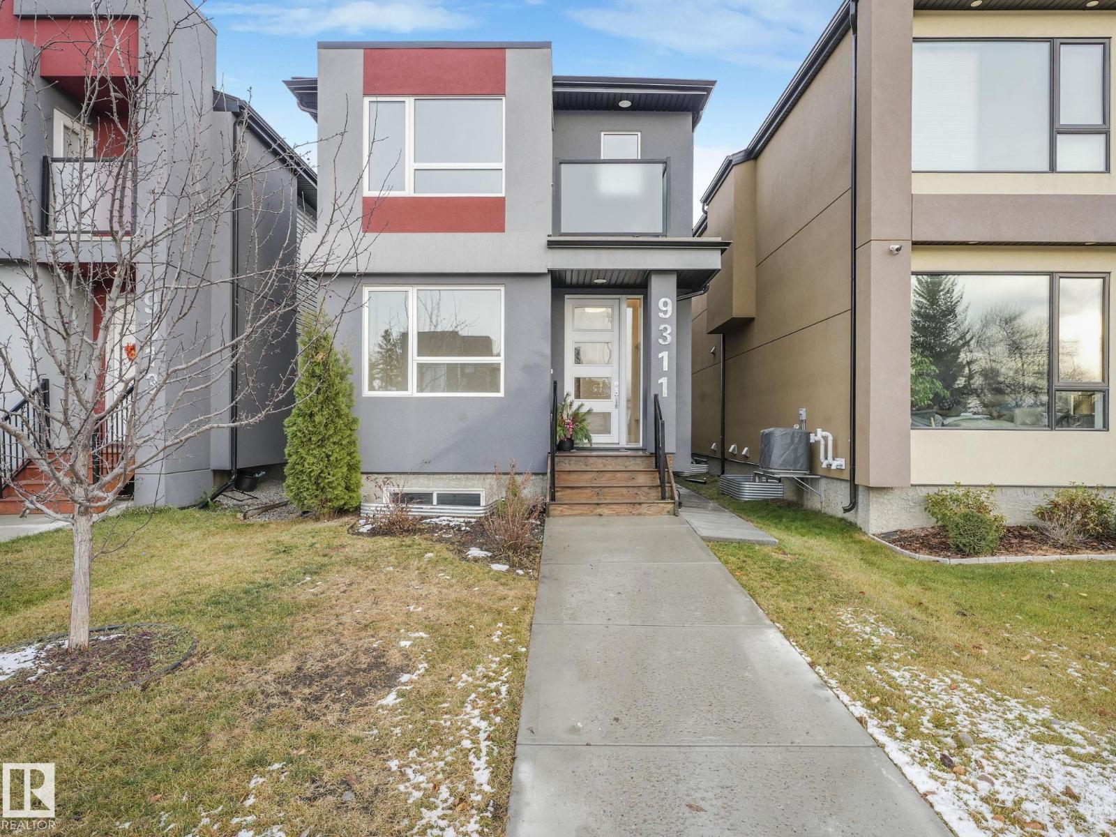 Single Family House for Sale in   ST NW Edmonton 