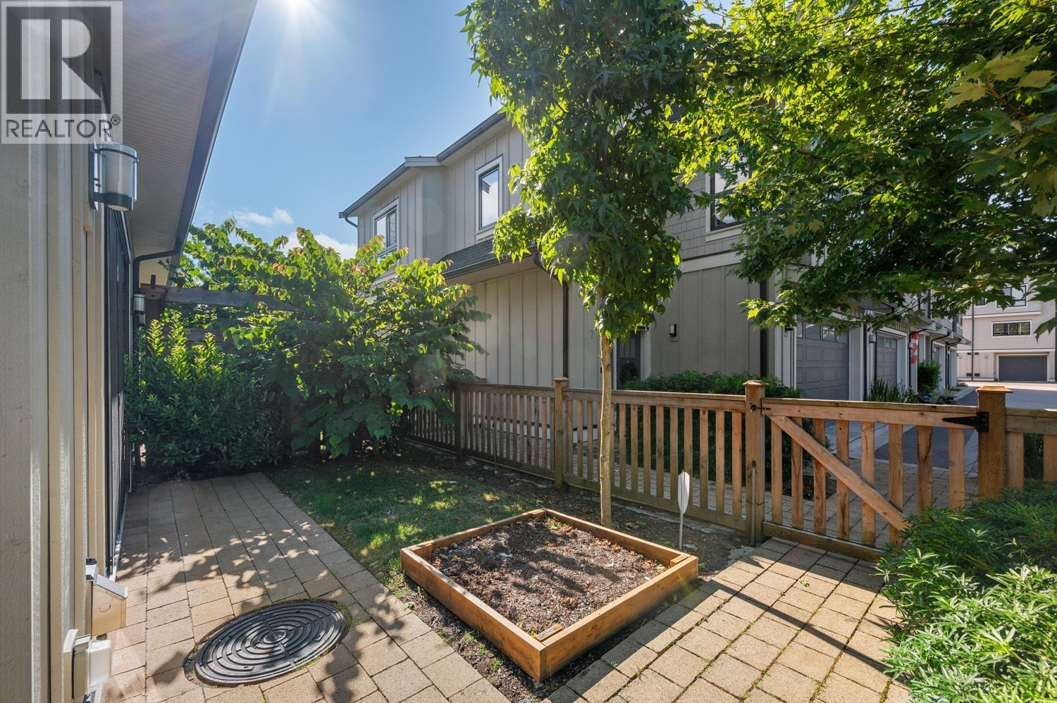 9 5071 STEVESTON HIGHWAY, Richmond