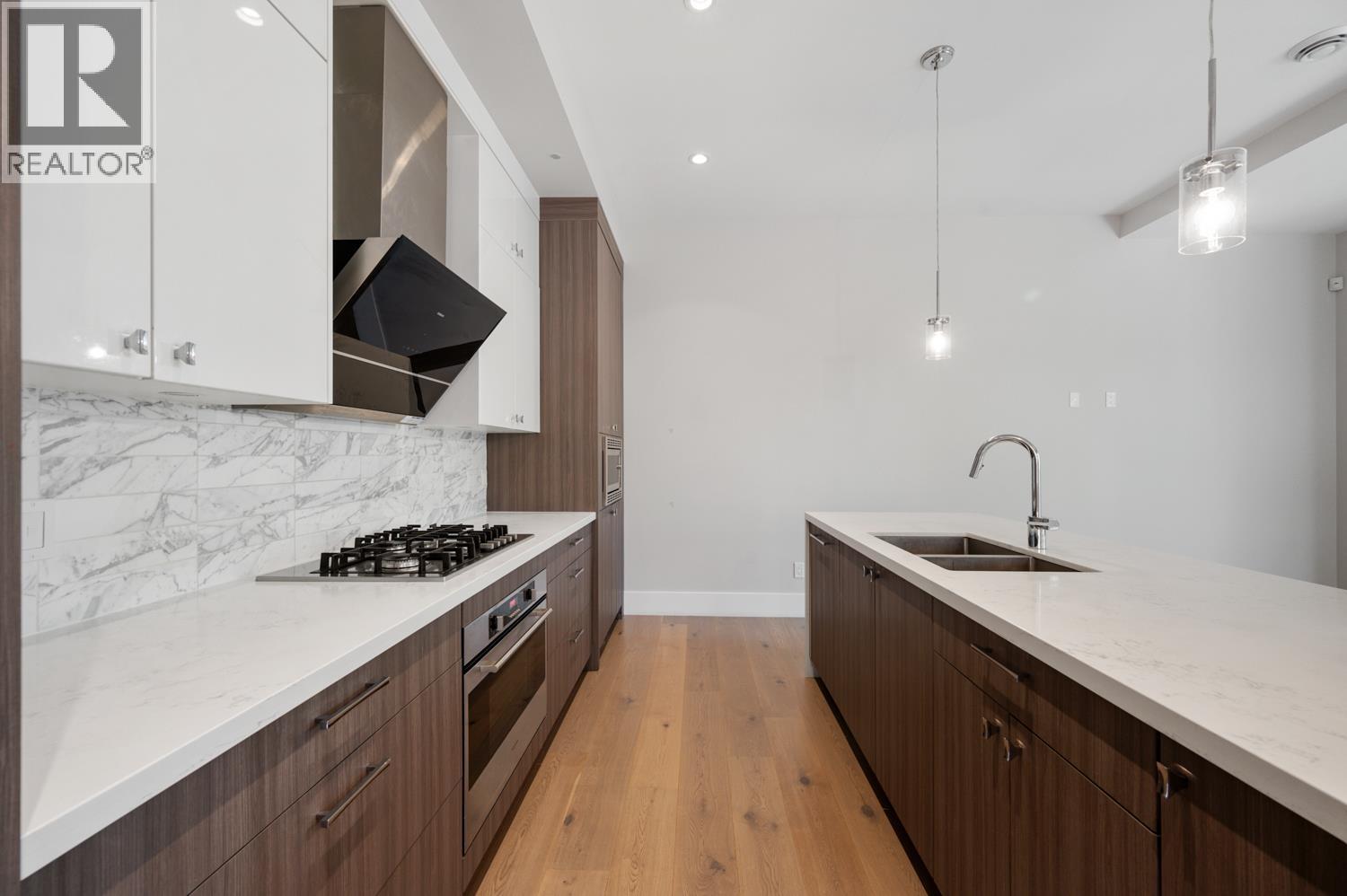 9 5071 STEVESTON HIGHWAY, Richmond