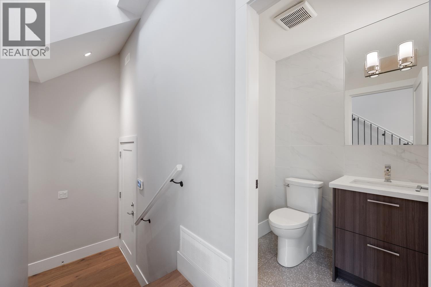 9 5071 STEVESTON HIGHWAY, Richmond