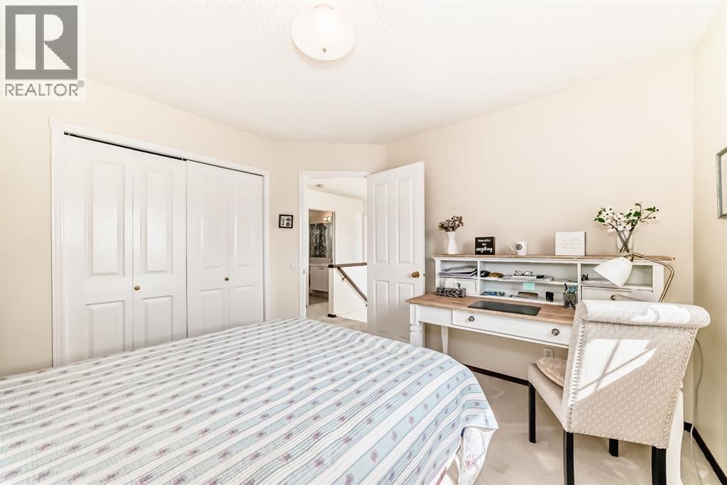 83 Gleneagles Close, Cochrane