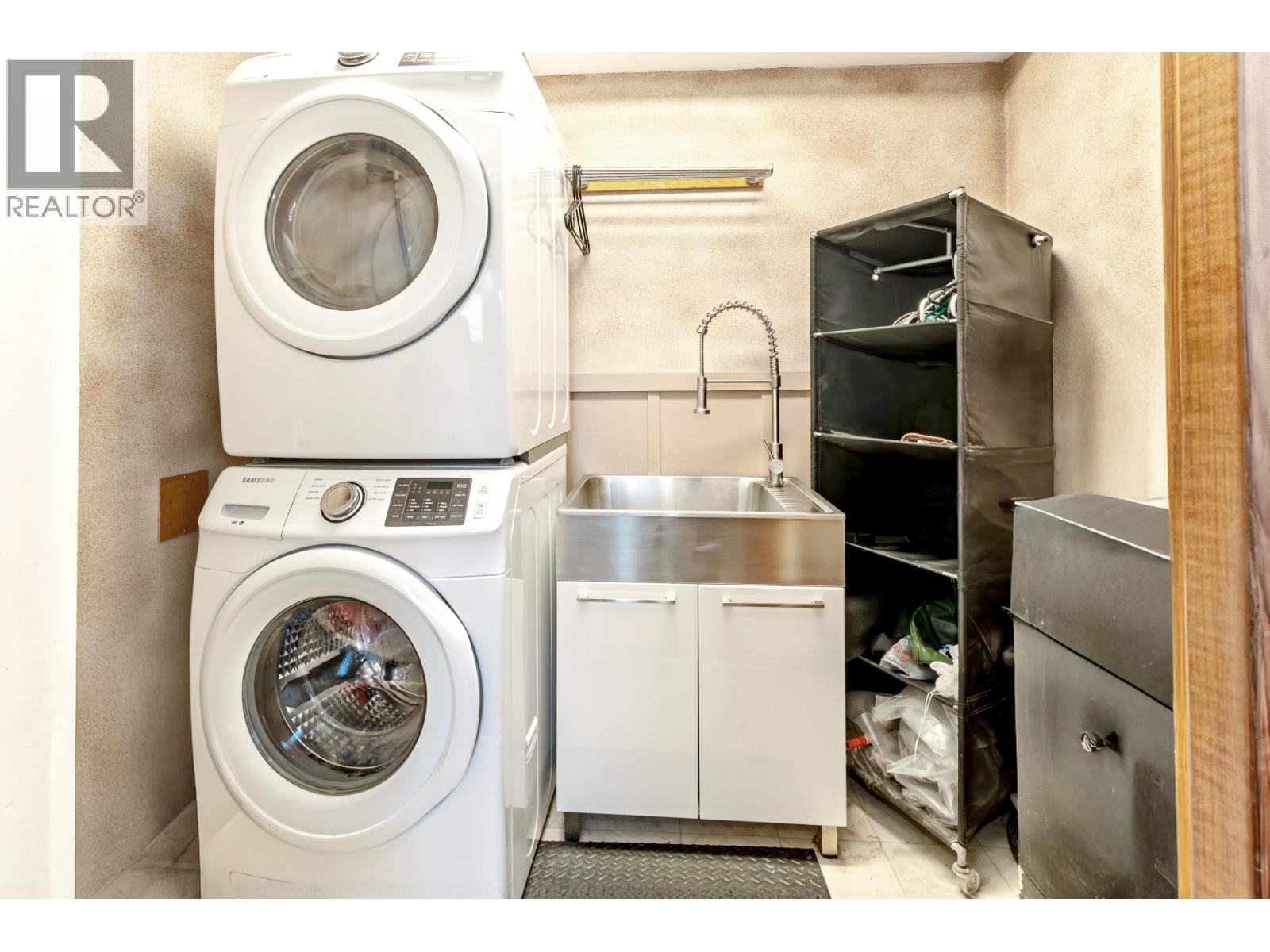 1496 MARY HILL LANE, Port Coquitlam