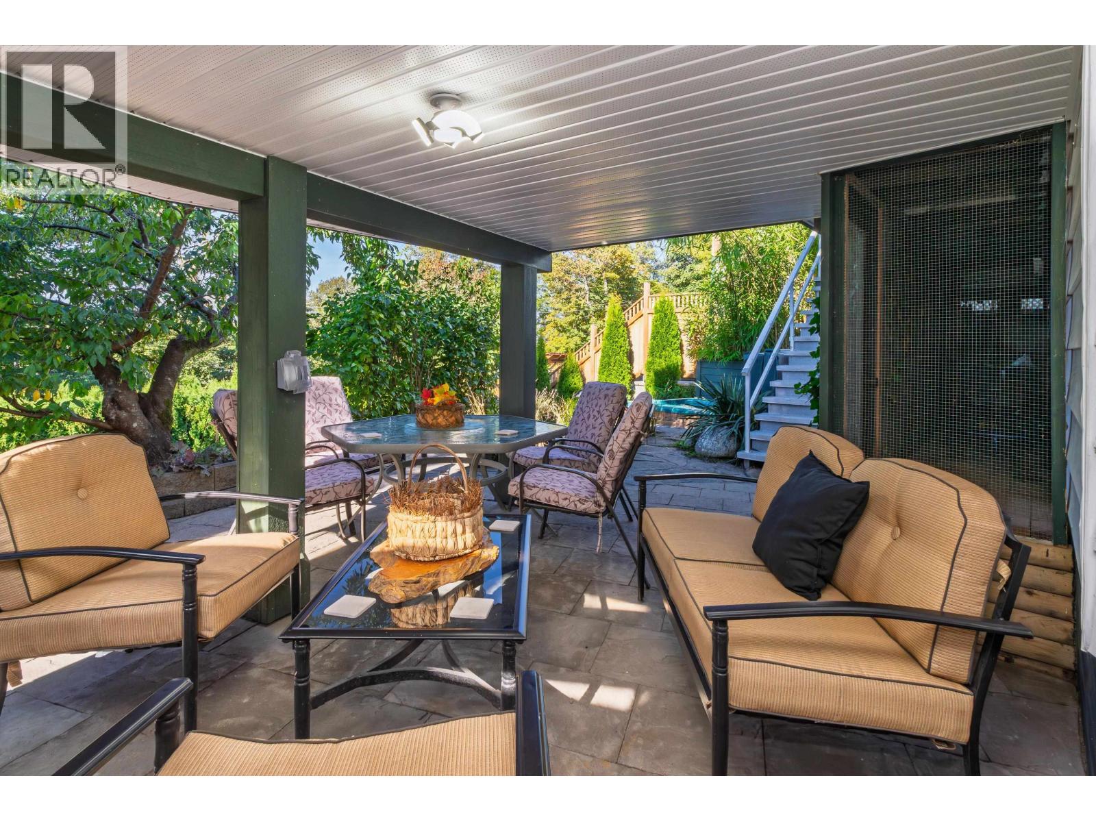 1496 MARY HILL LANE, Port Coquitlam