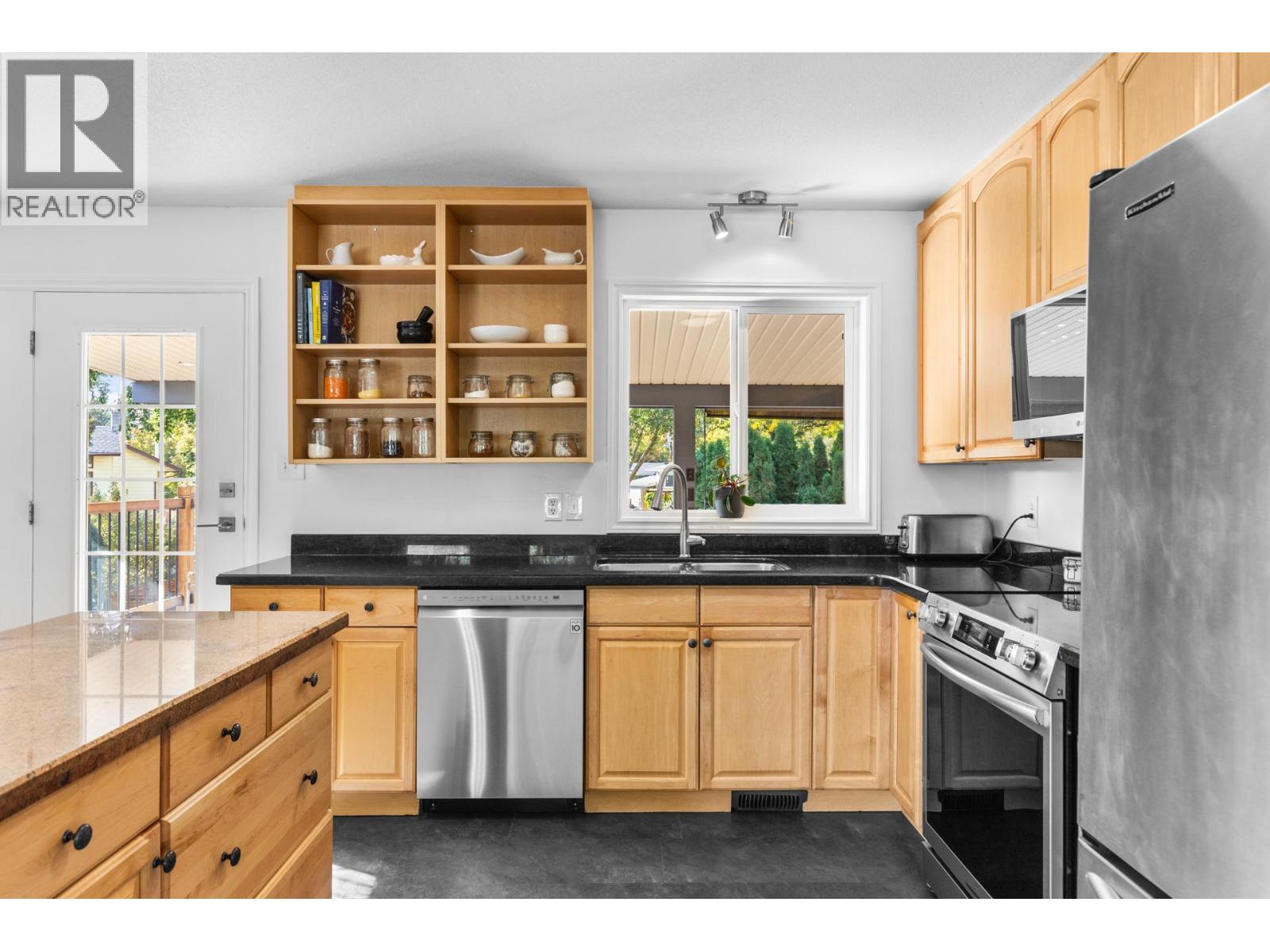  1112 Pinecrest Lane, Kelowna