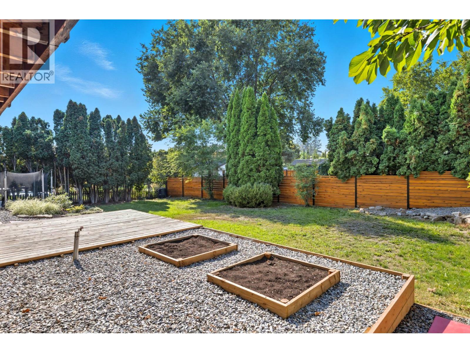  1112 Pinecrest Lane, Kelowna