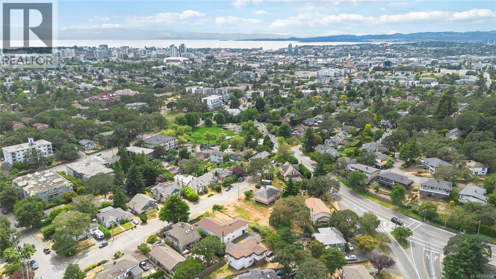 1360 Vista Hts, Victoria