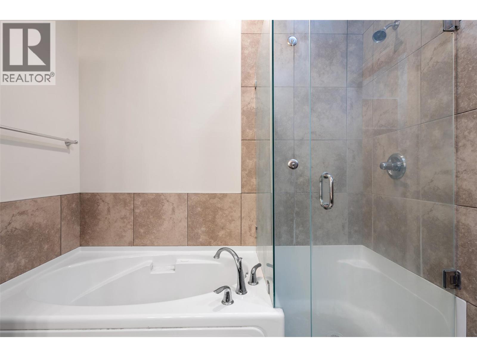 6 328 Providence Avenue, Kelowna