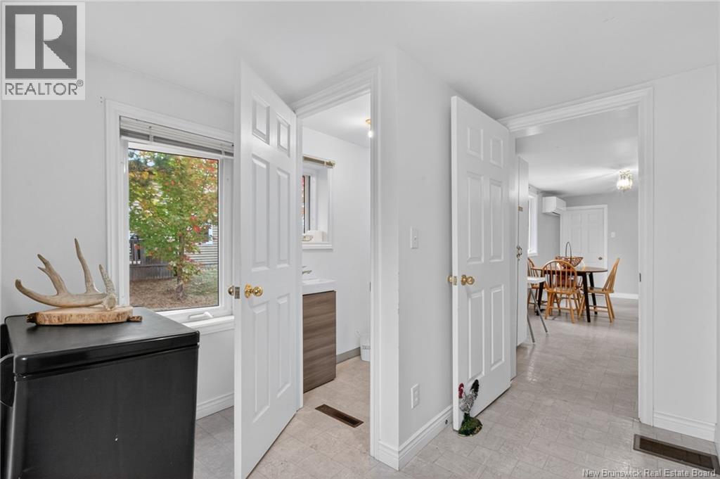 77 CARLETON STREET - 20