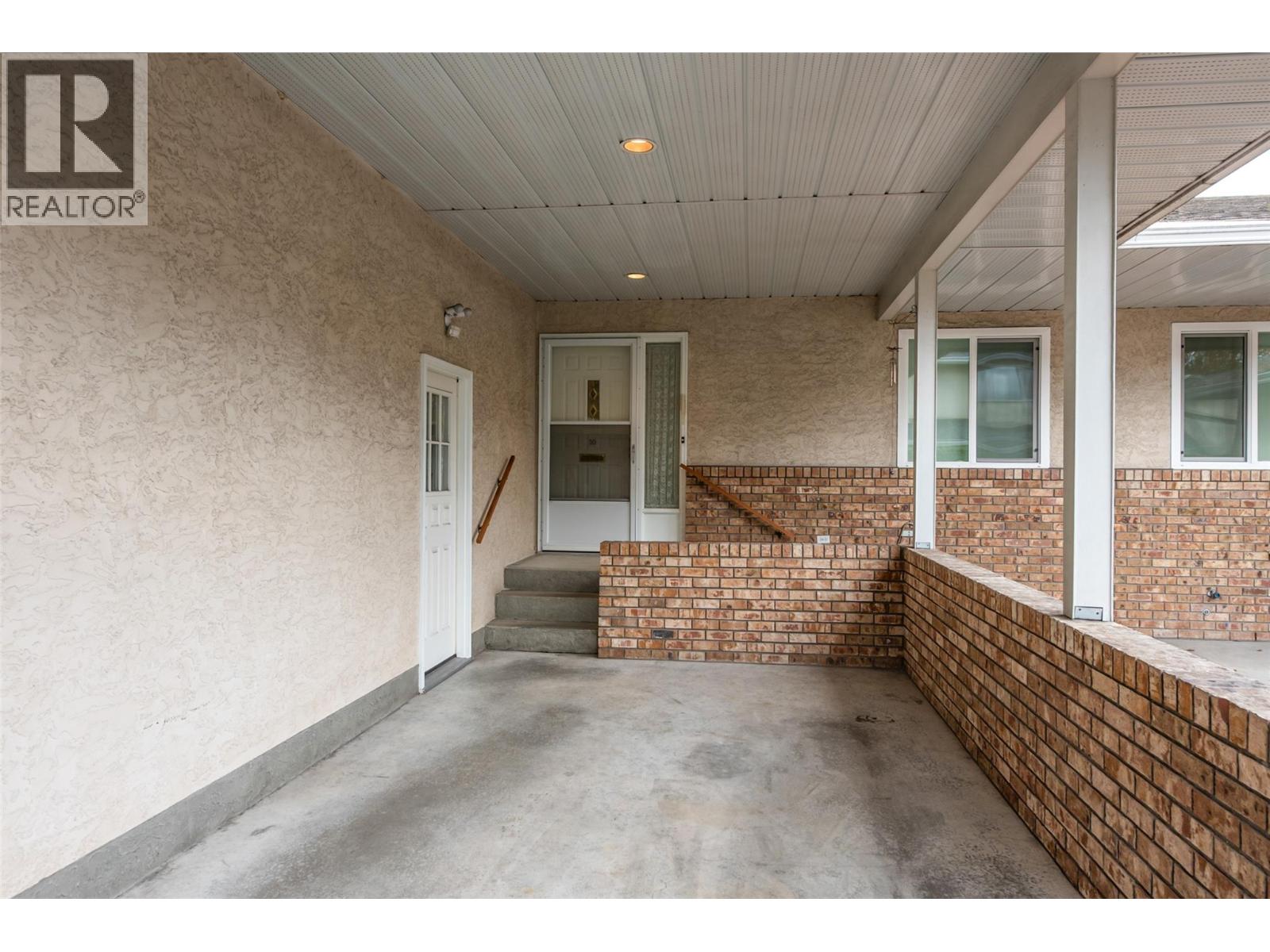 10 1209 Brookside Avenue, Kelowna