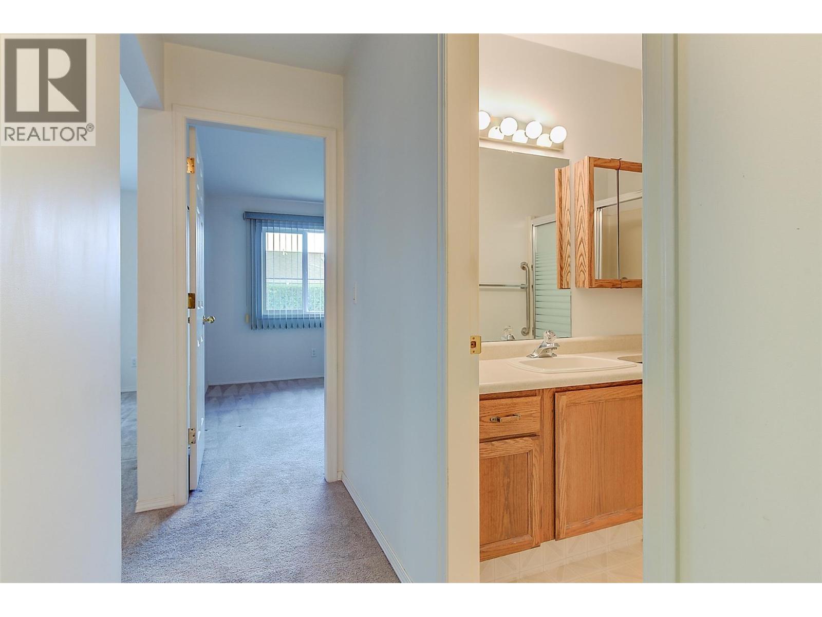 10 1209 Brookside Avenue, Kelowna