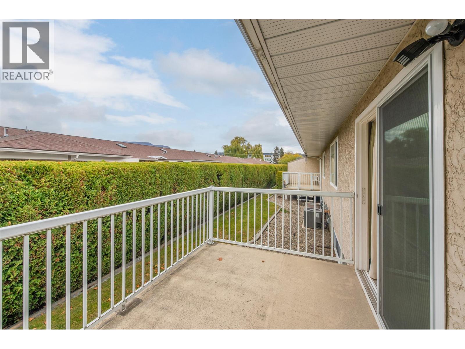 10 1209 Brookside Avenue, Kelowna