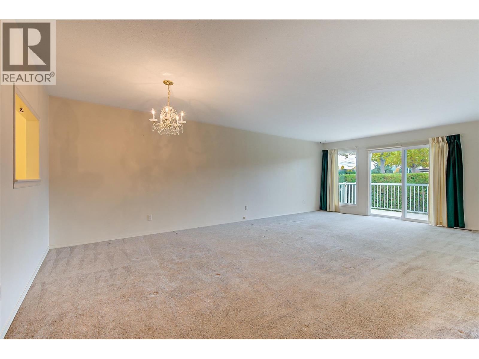 10 1209 Brookside Avenue, Kelowna