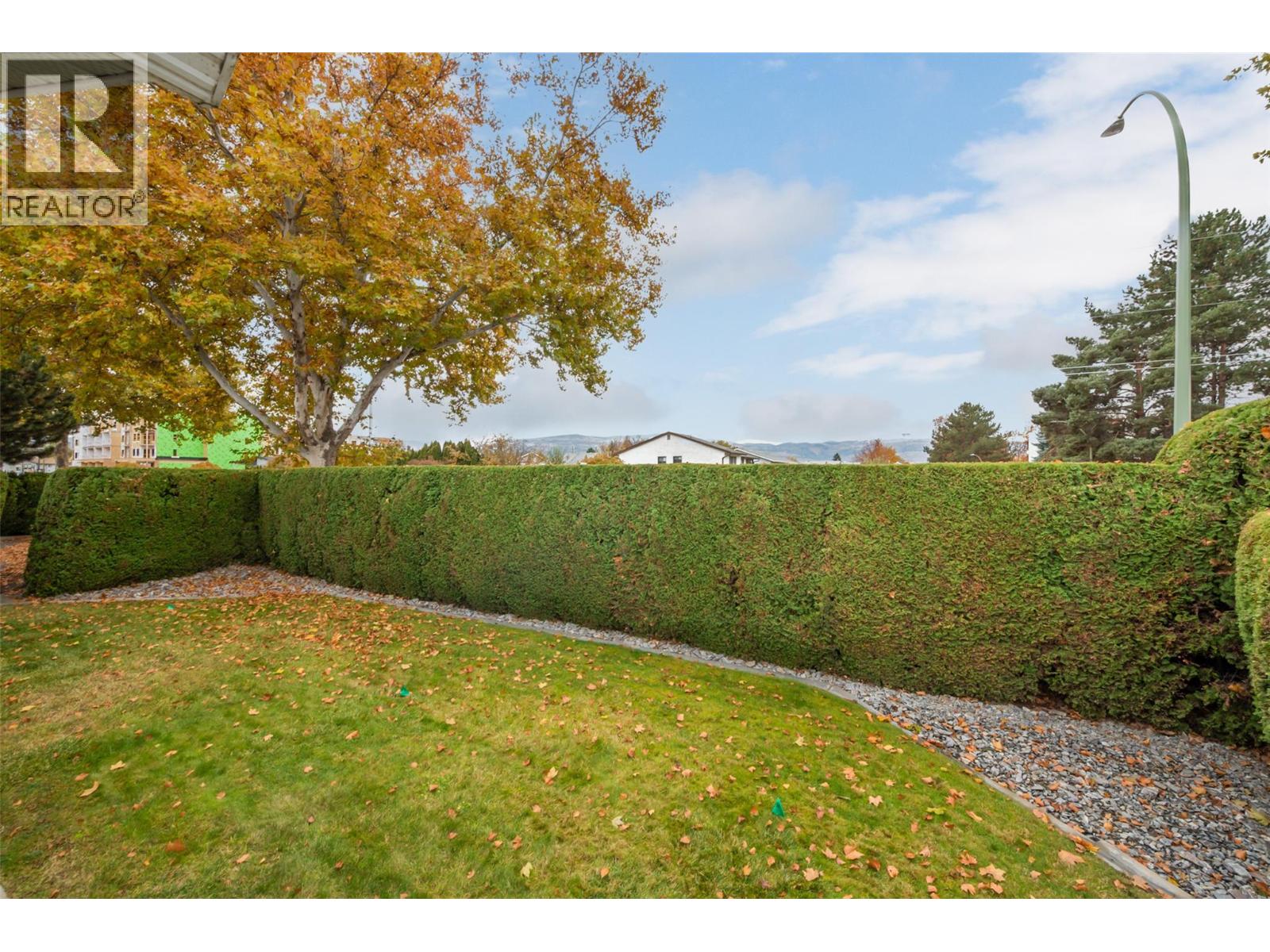 10 1209 Brookside Avenue, Kelowna