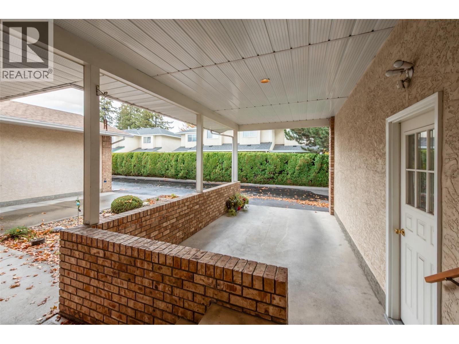 10 1209 Brookside Avenue, Kelowna