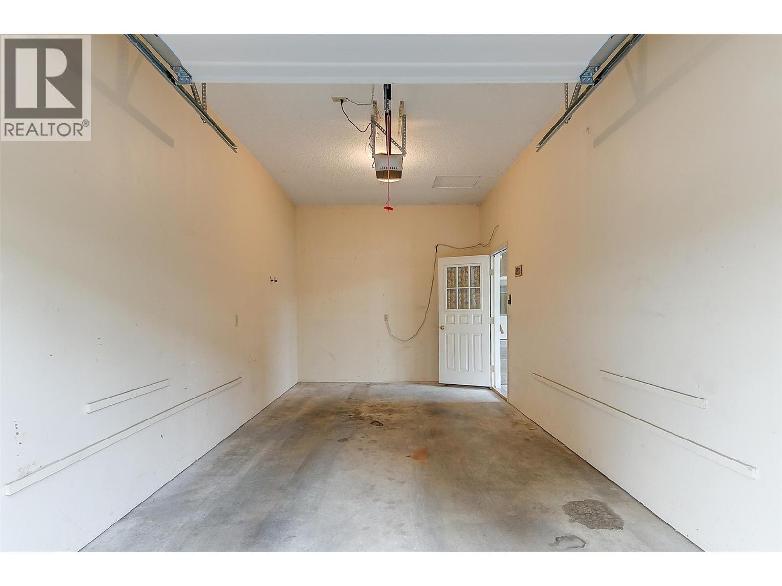 10 1209 Brookside Avenue, Kelowna