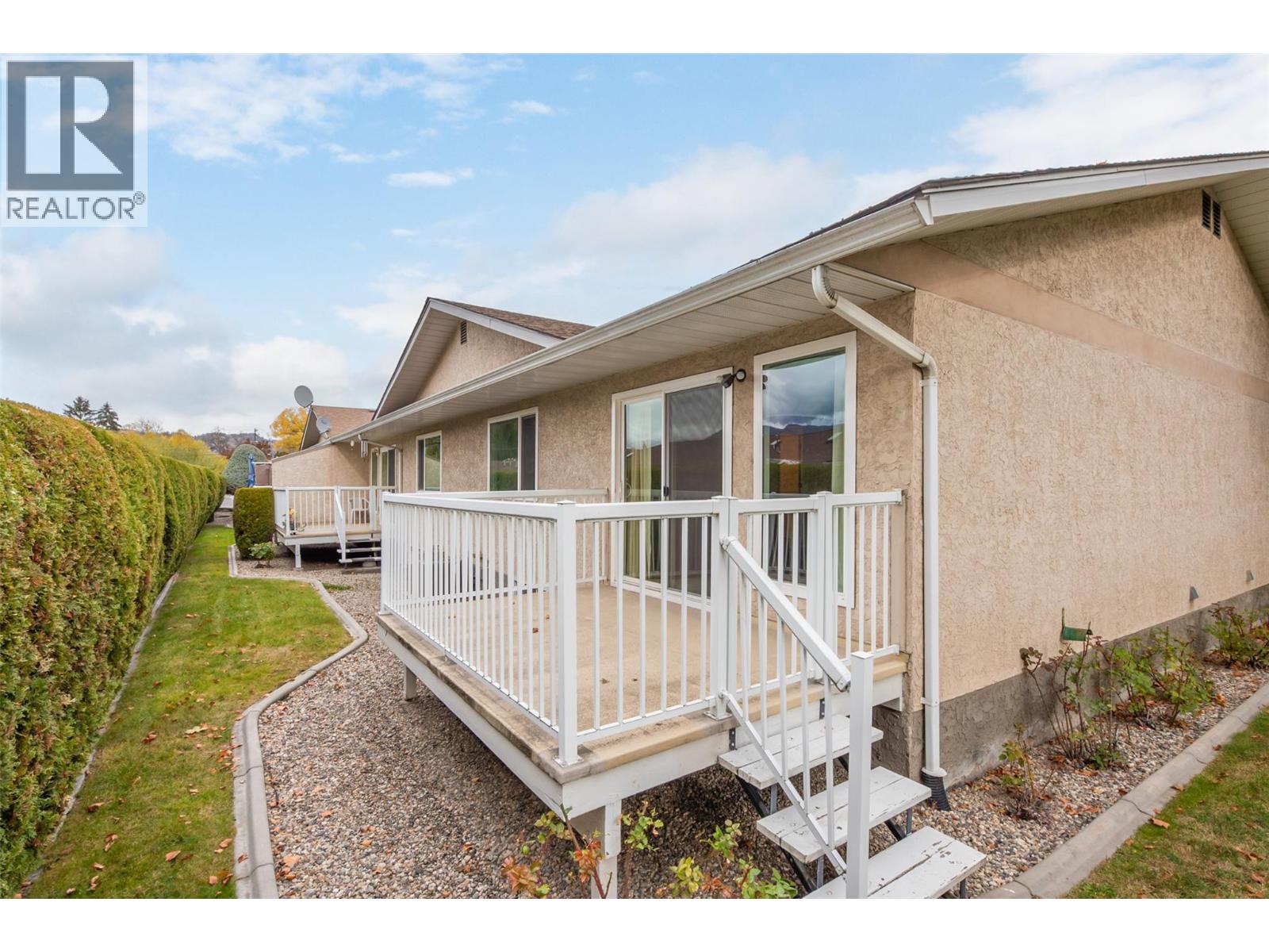 10 1209 Brookside Avenue, Kelowna