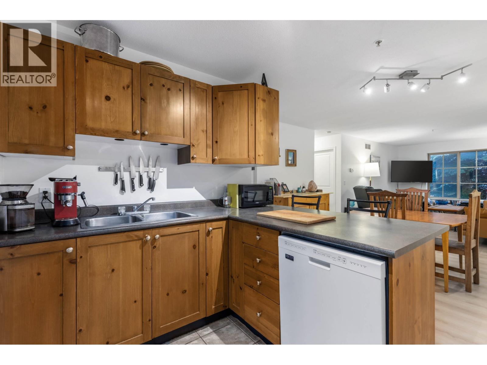 2 1447 VINE ROAD, Pemberton