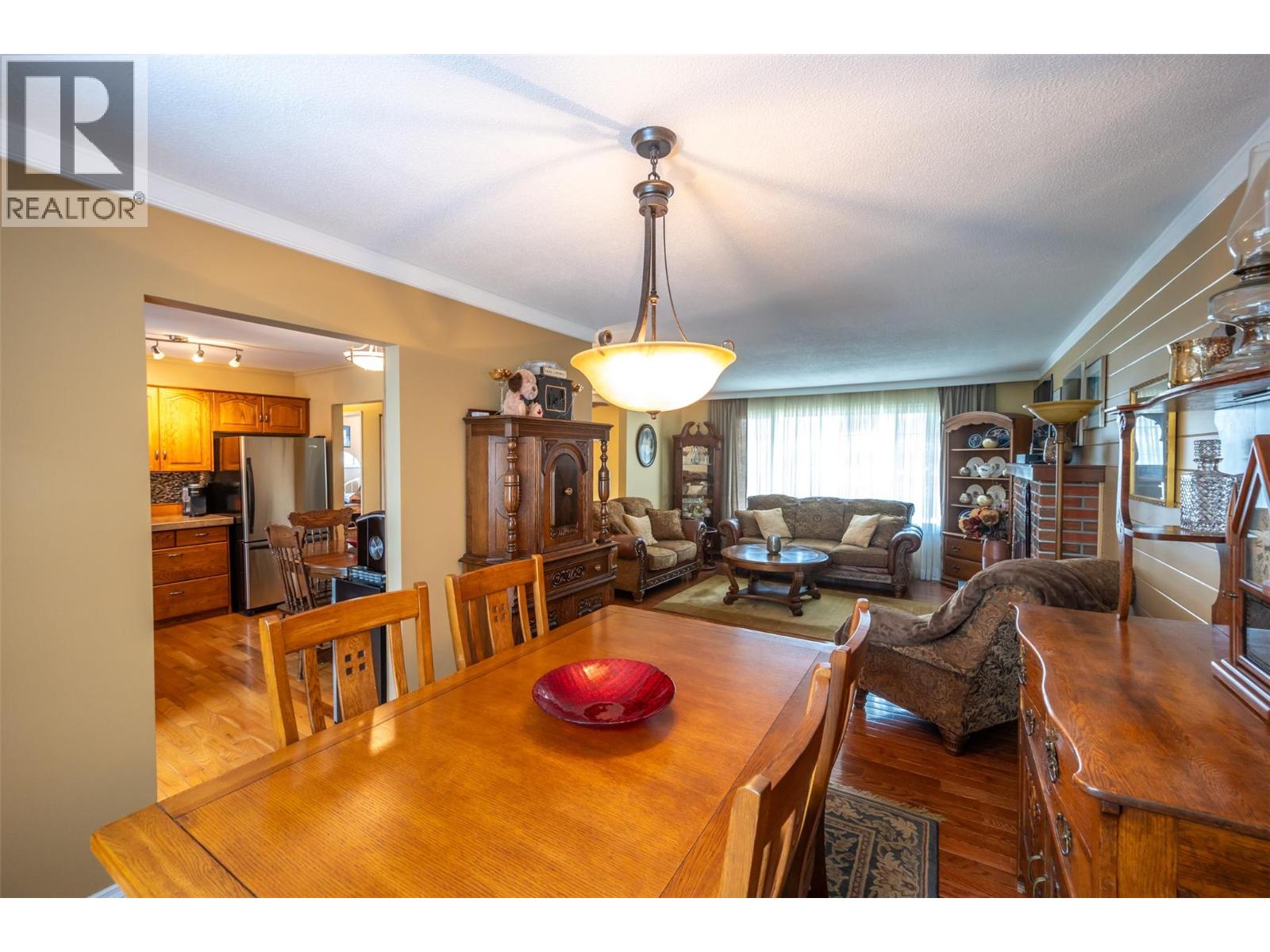  1598 Carmi Avenue, Penticton