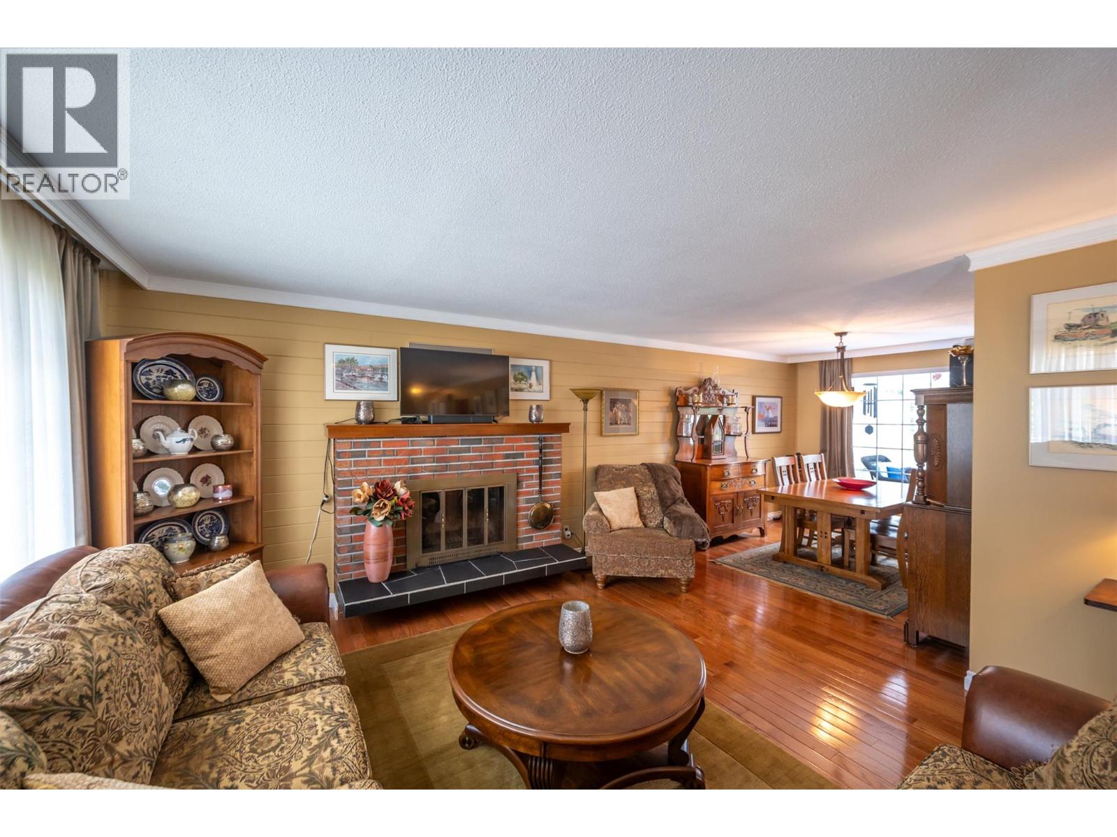  1598 Carmi Avenue, Penticton