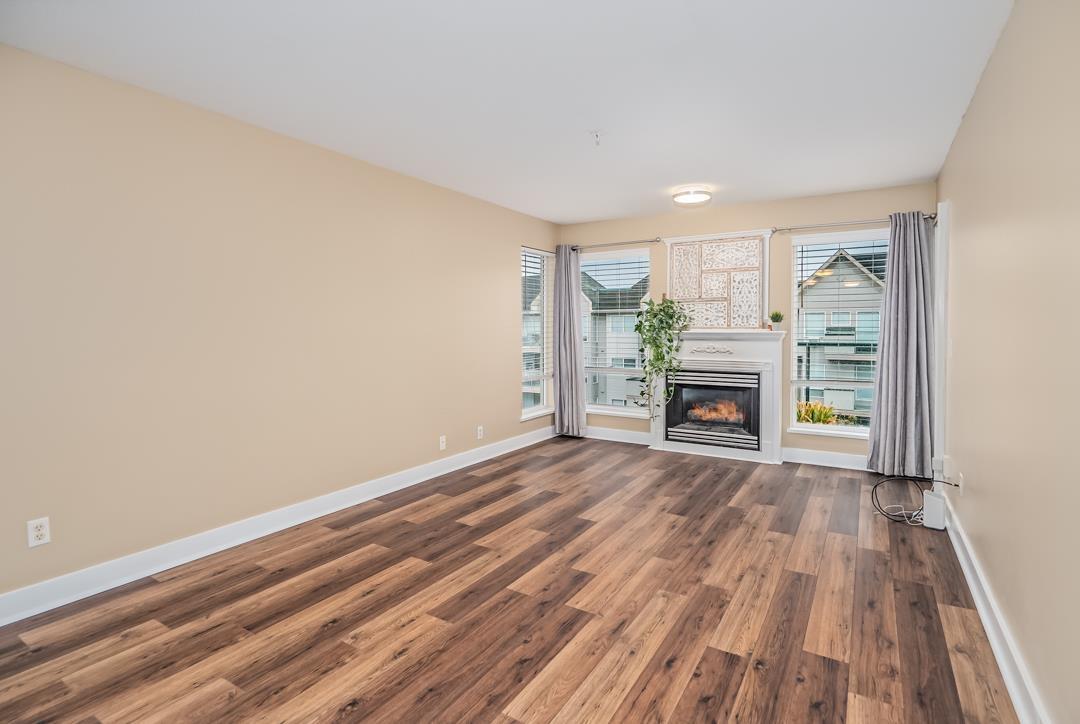 401 33738 KING RD ROAD, Abbotsford