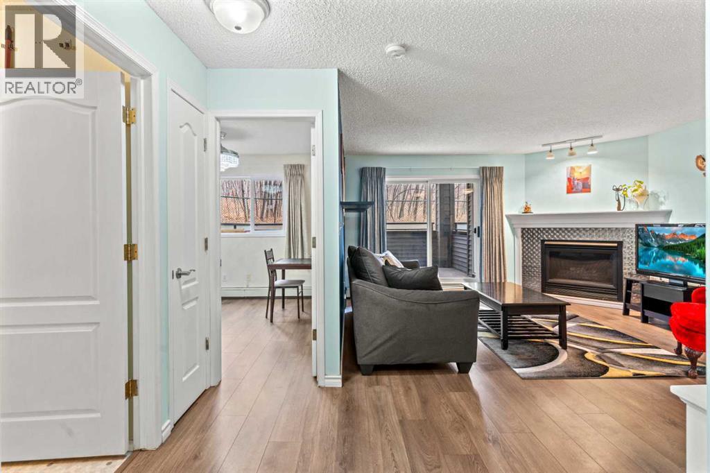 Single Family House for Sale in   Sierra Morena Mews SW Signal Hill Calgary 