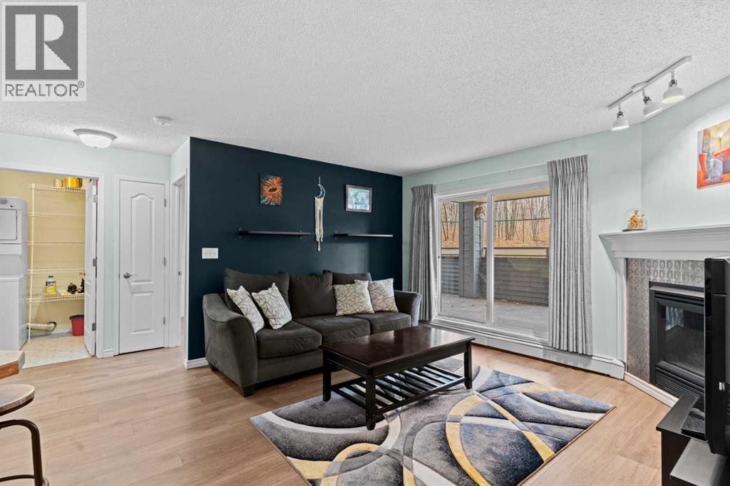 Single Family House for Sale in   Sierra Morena Mews SW Signal Hill Calgary 