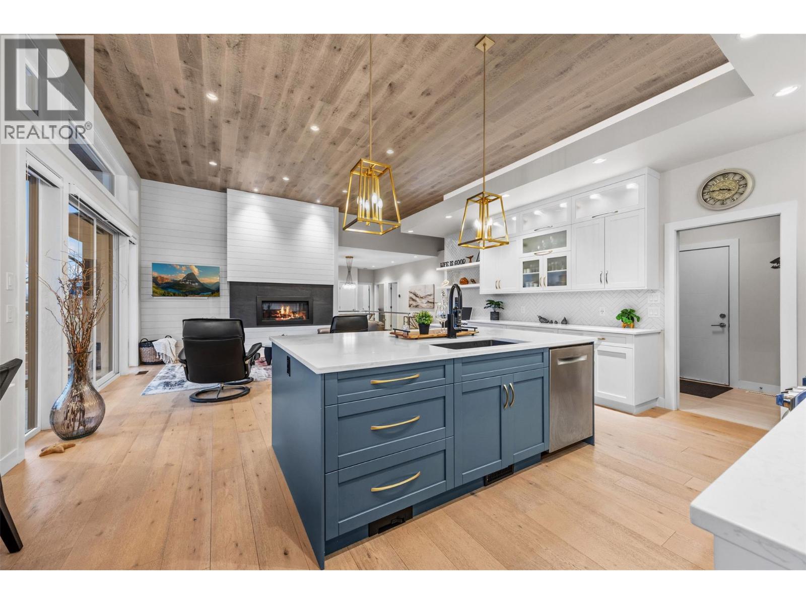  9438 Ledgestone Road, Lake Country