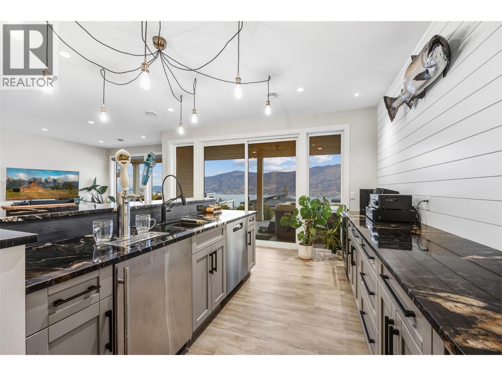  9438 Ledgestone Road, Lake Country