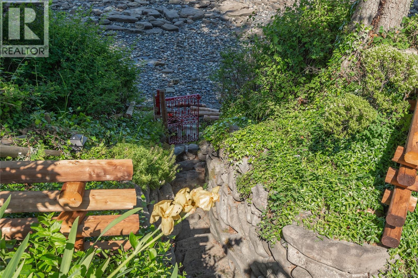 1664 Queequeg Trnabt, Gabriola Island