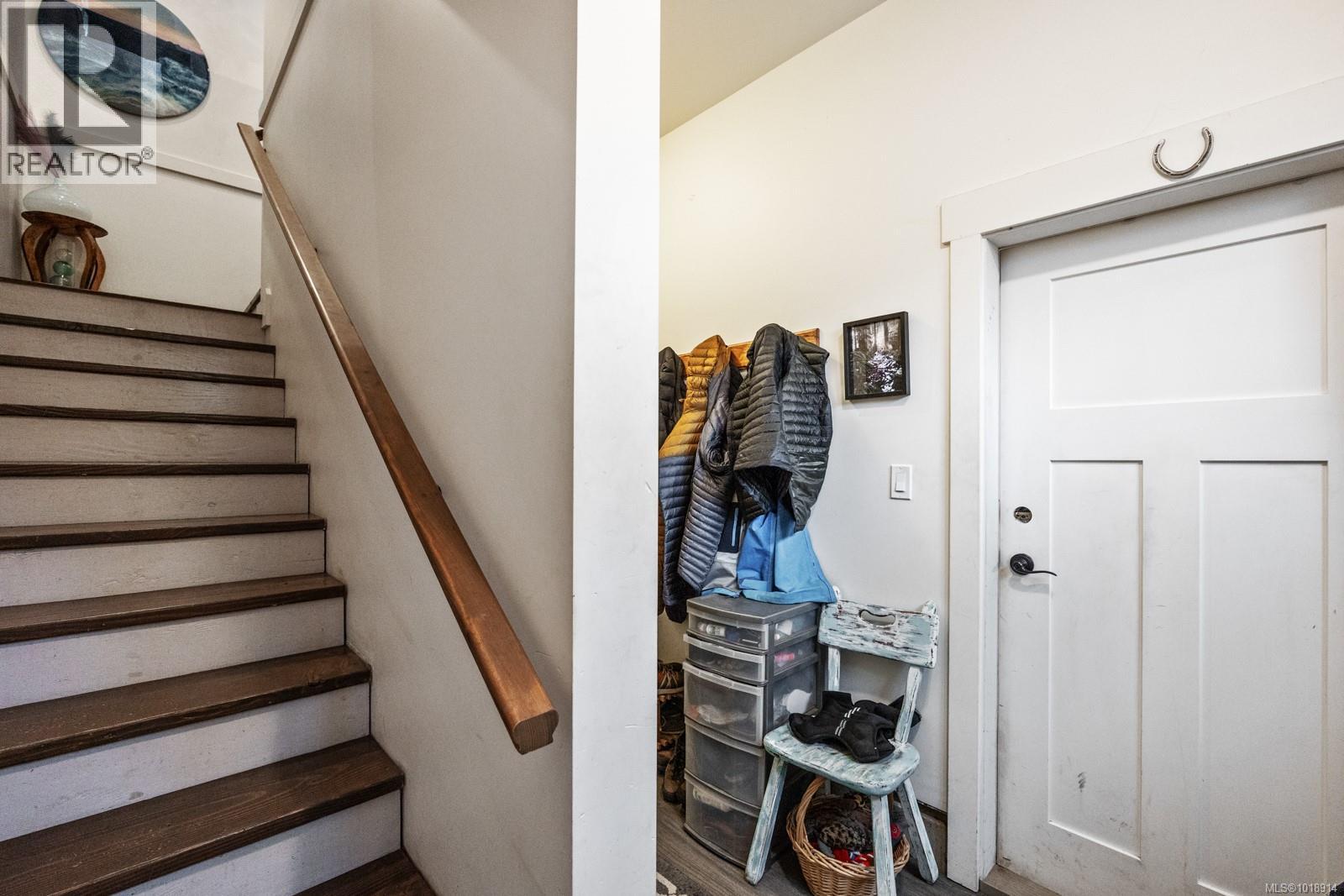 3328 Third St, Cumberland