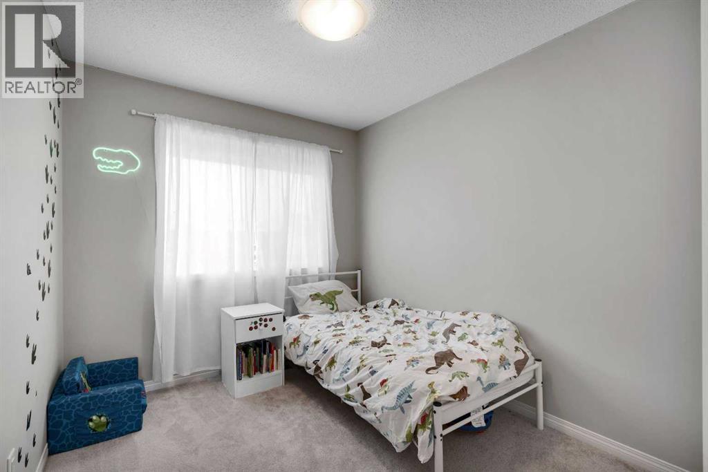 140 Sundown Road, Cochrane