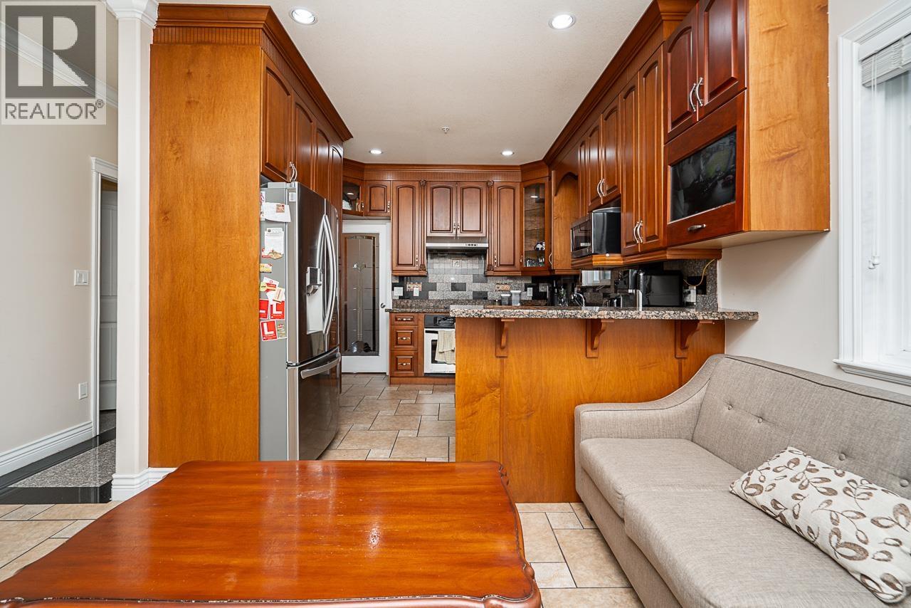 528 SIXTEEN STREET, New Westminster