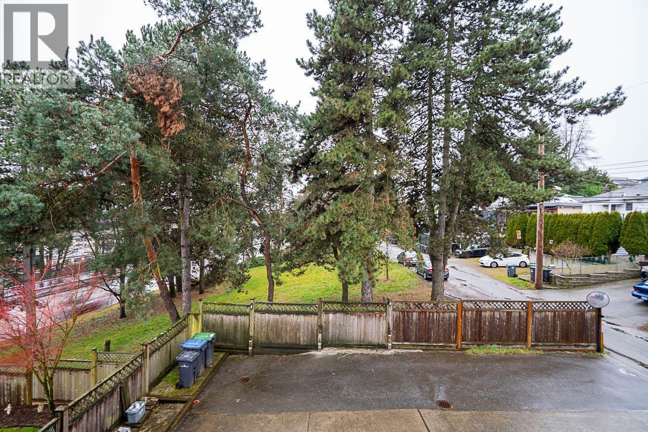 528 SIXTEEN STREET, New Westminster