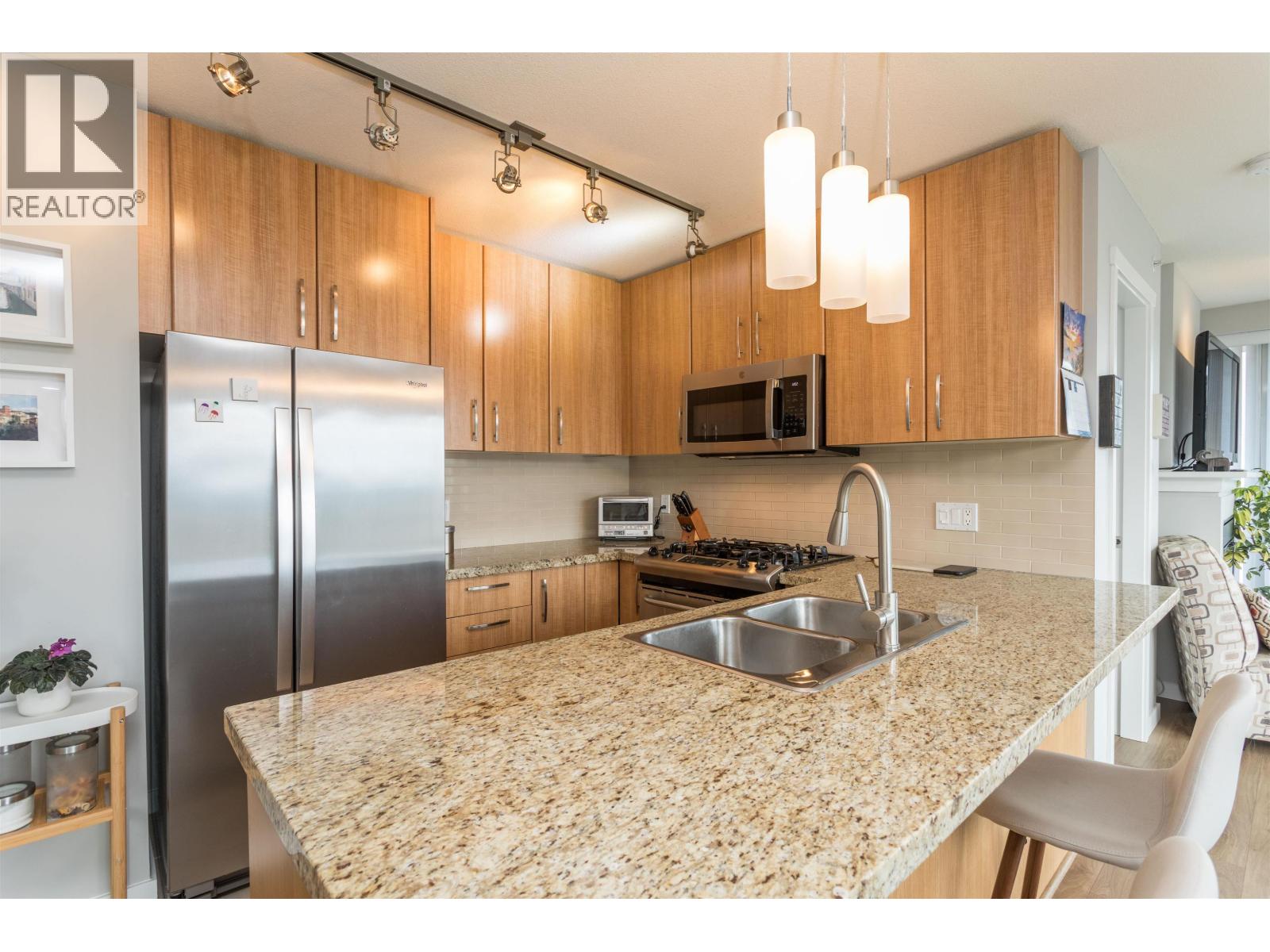 1808 651 NOOTKA WAY, Port Moody