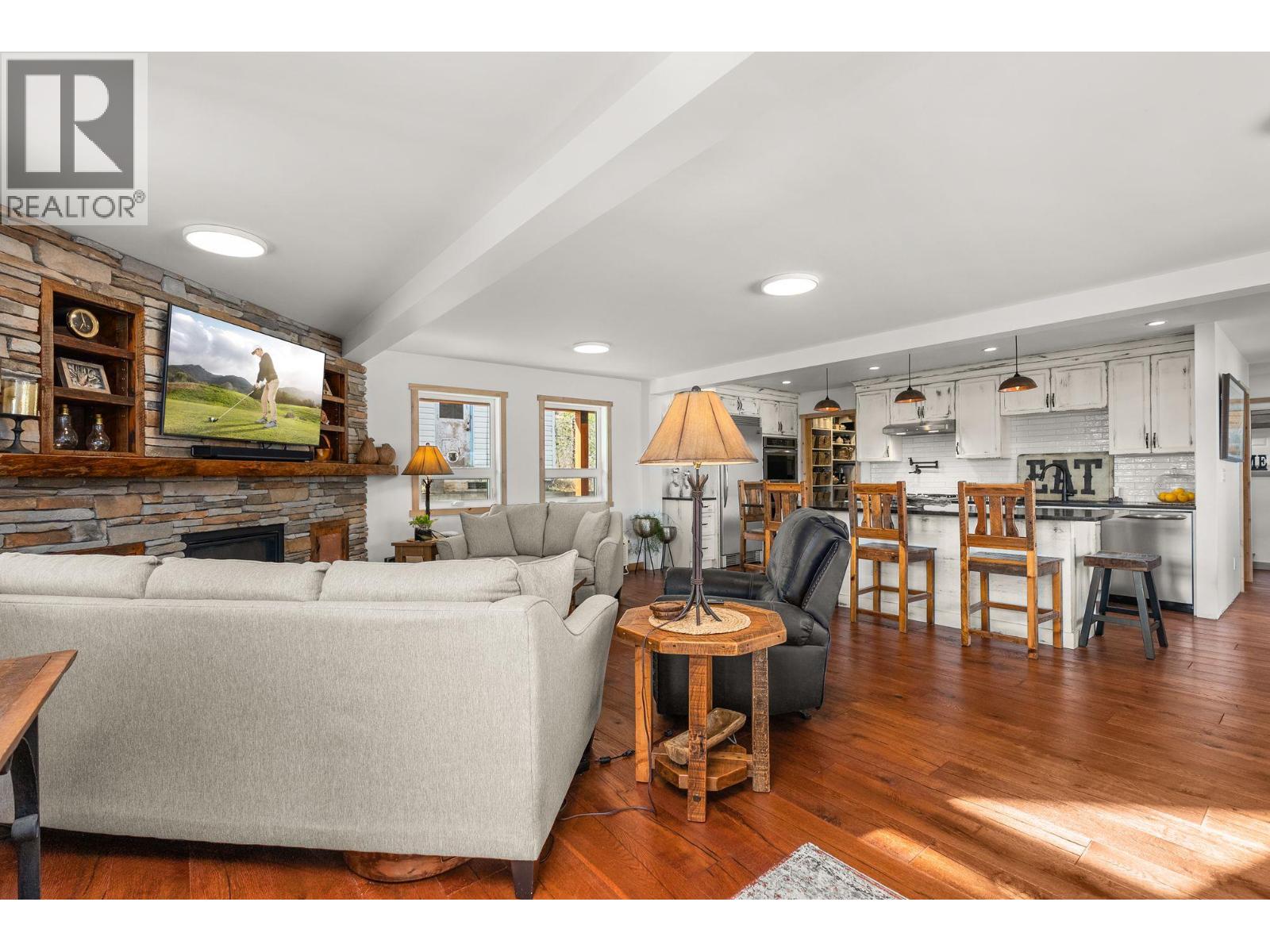 4520 Highway 3, Rock Creek