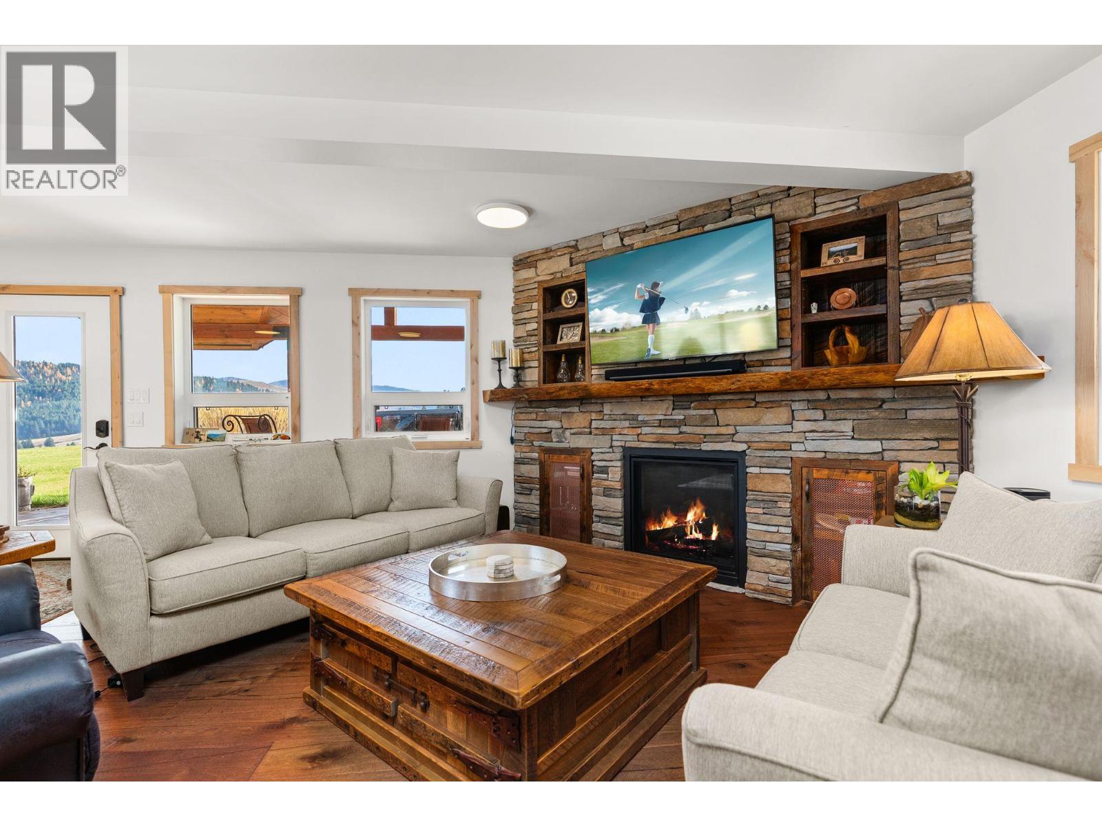 4520 Highway 3, Rock Creek