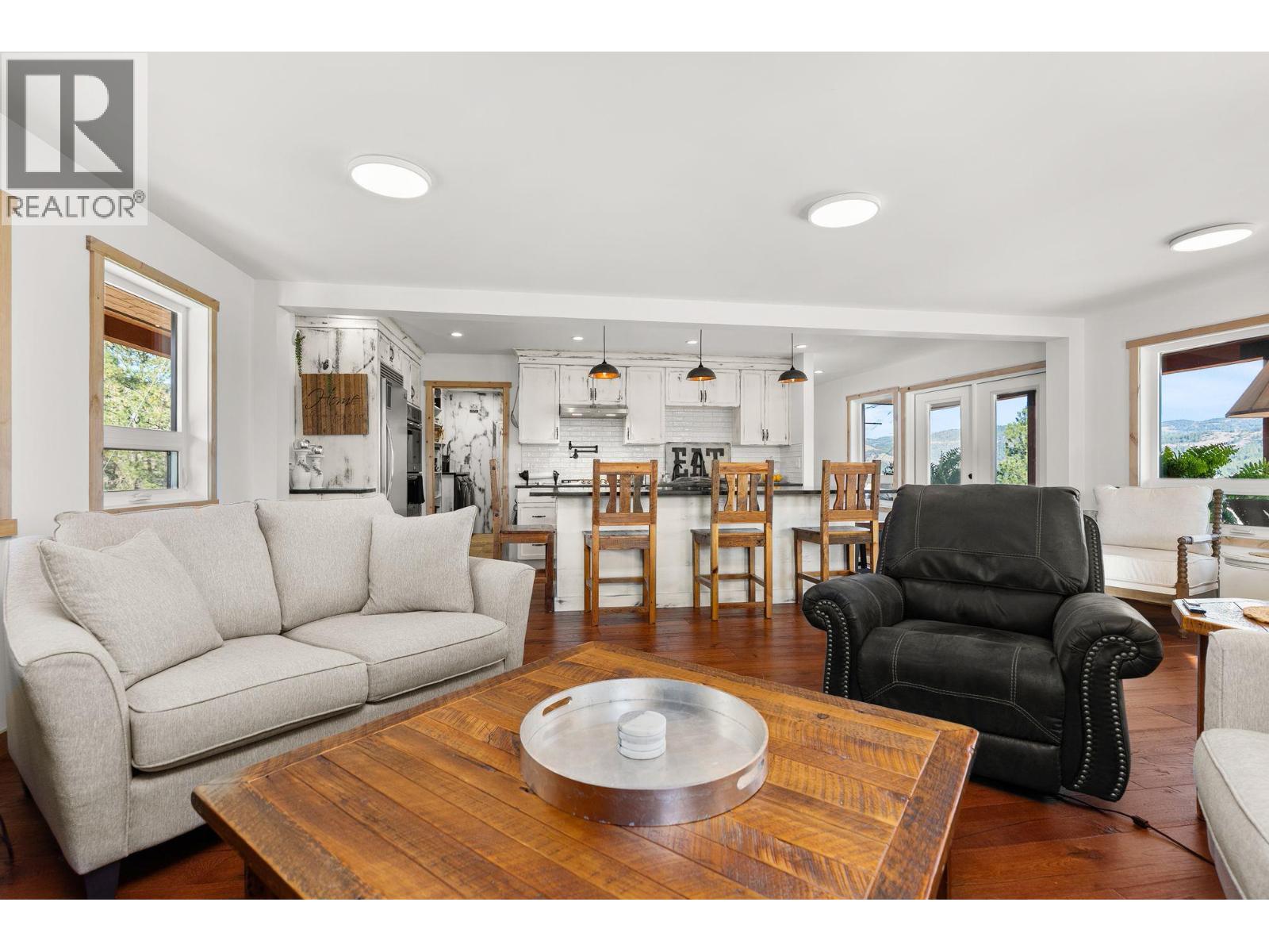 4520 Highway 3, Rock Creek