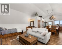 4520 Highway 3, Rock Creek, BC V0H1Y0 Photo 10