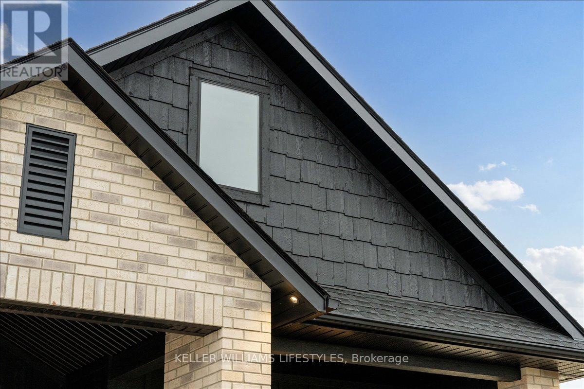 126 FRASER CRESCENT - Photo 5 of 50, Lambton Shores (Forest), Ontario