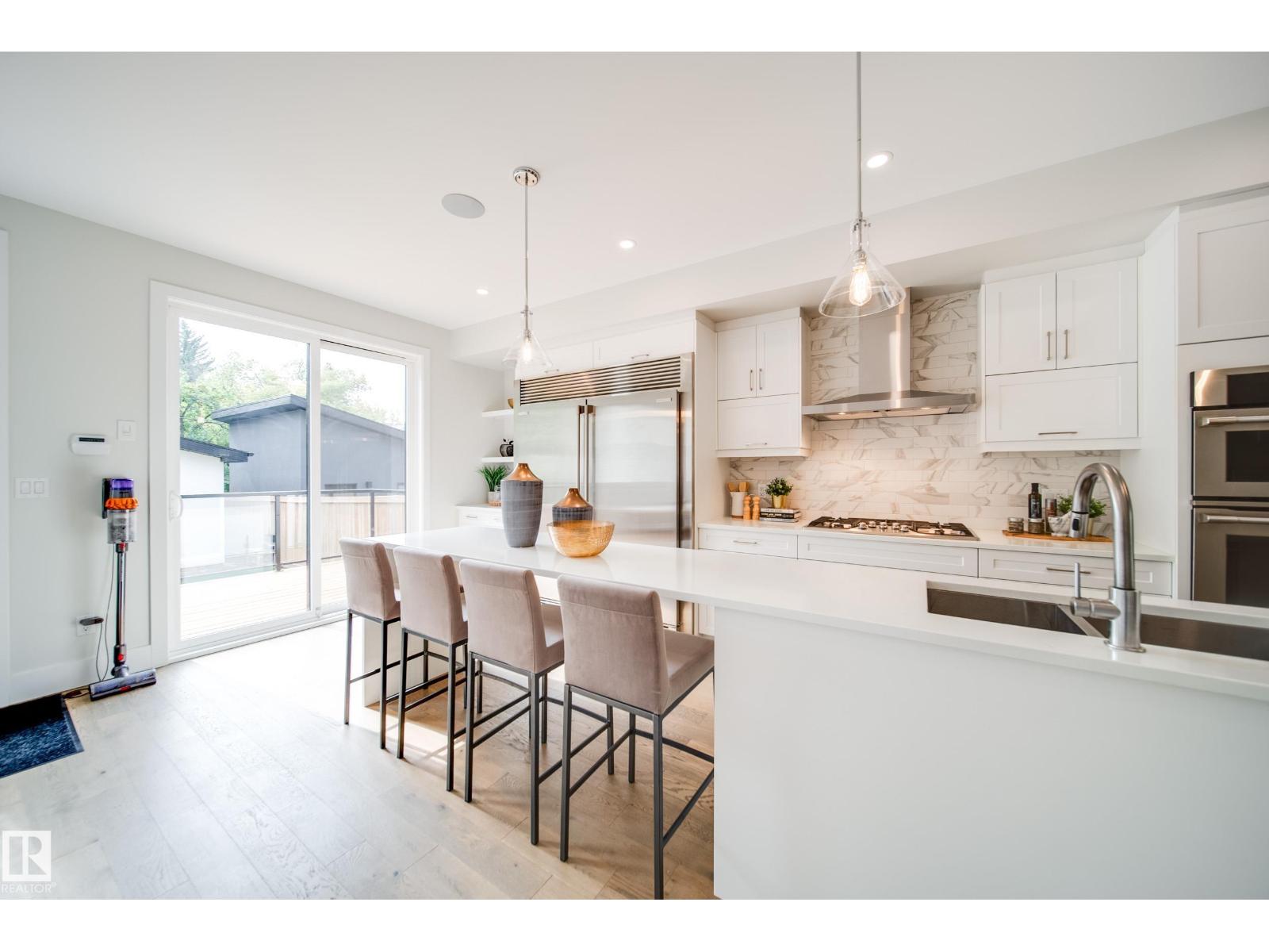 14005 105 AV NW, Edmonton