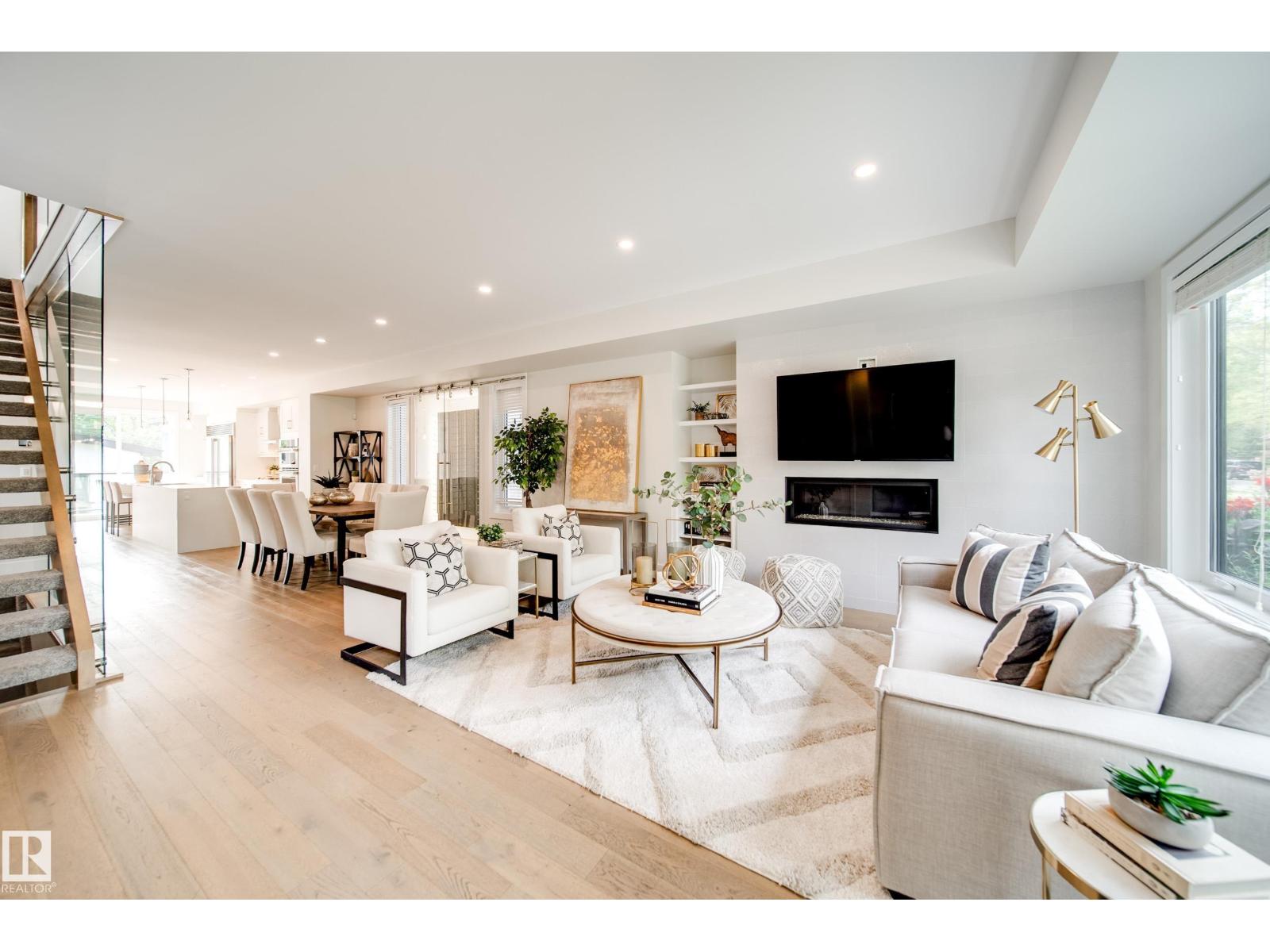 14005 105 AV NW, Edmonton