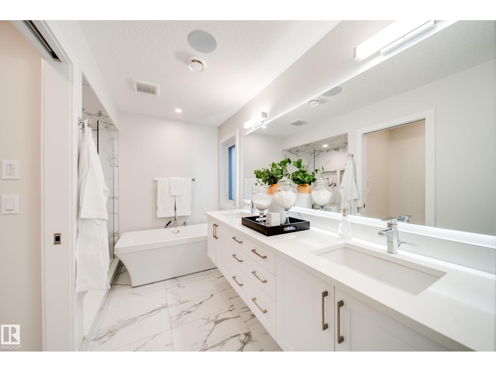 14005 105 AV NW, Edmonton