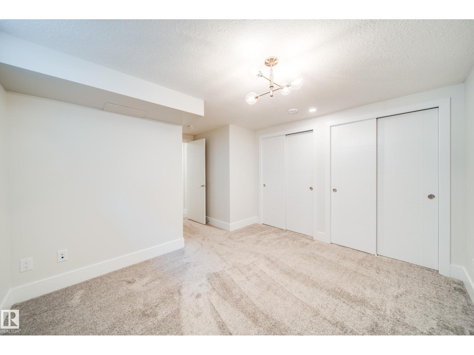 14005 105 AV NW, Edmonton