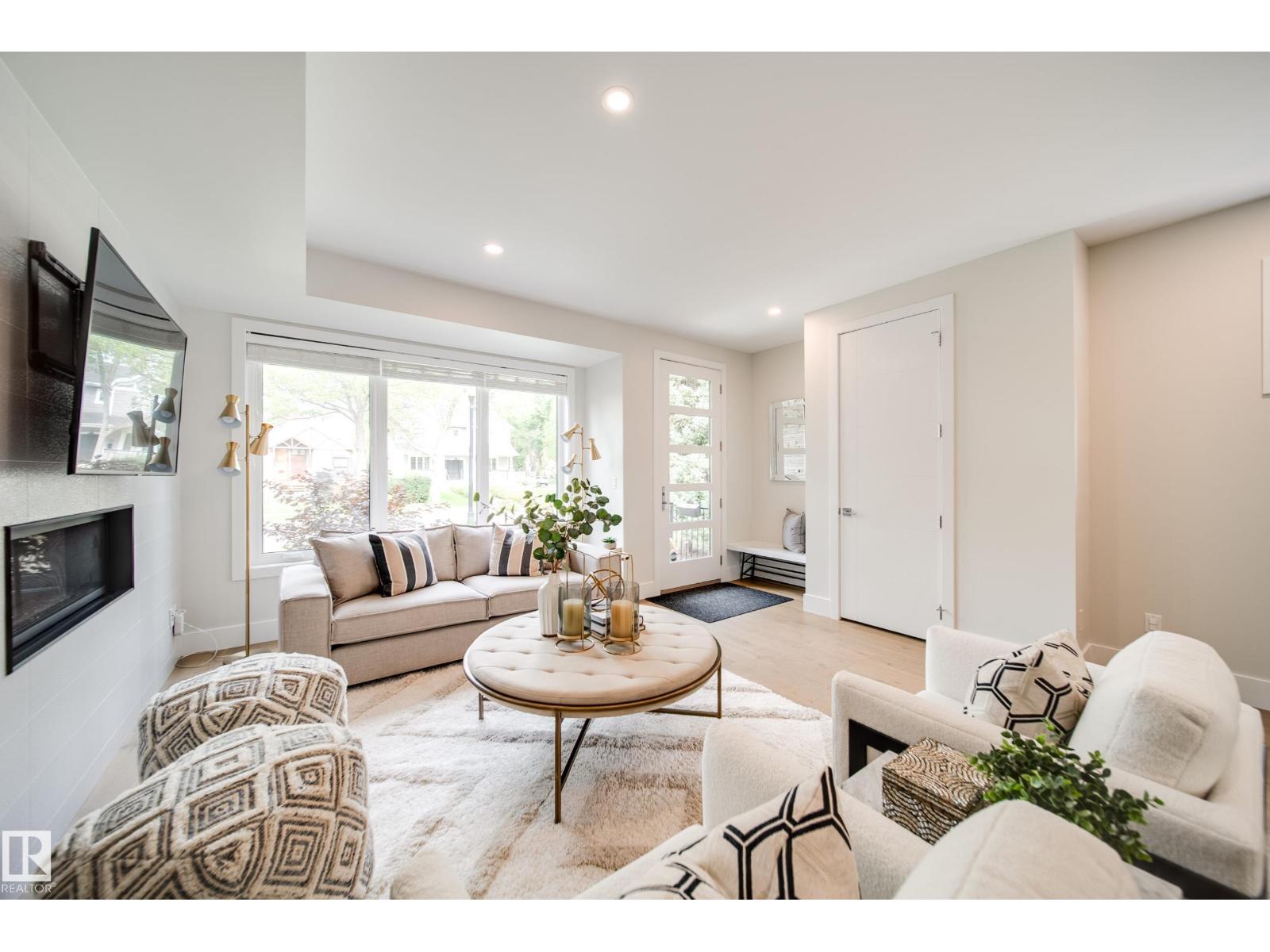 14005 105 AV NW, Edmonton