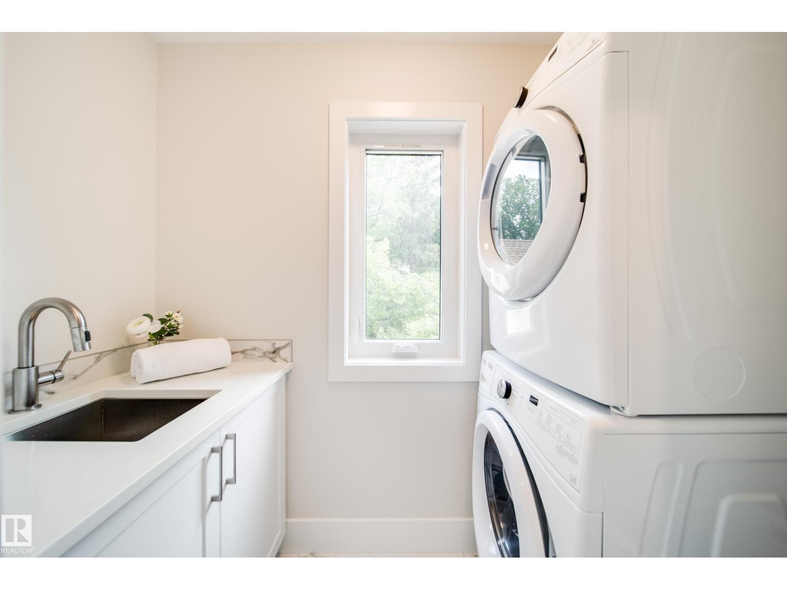 14005 105 AV NW, Edmonton