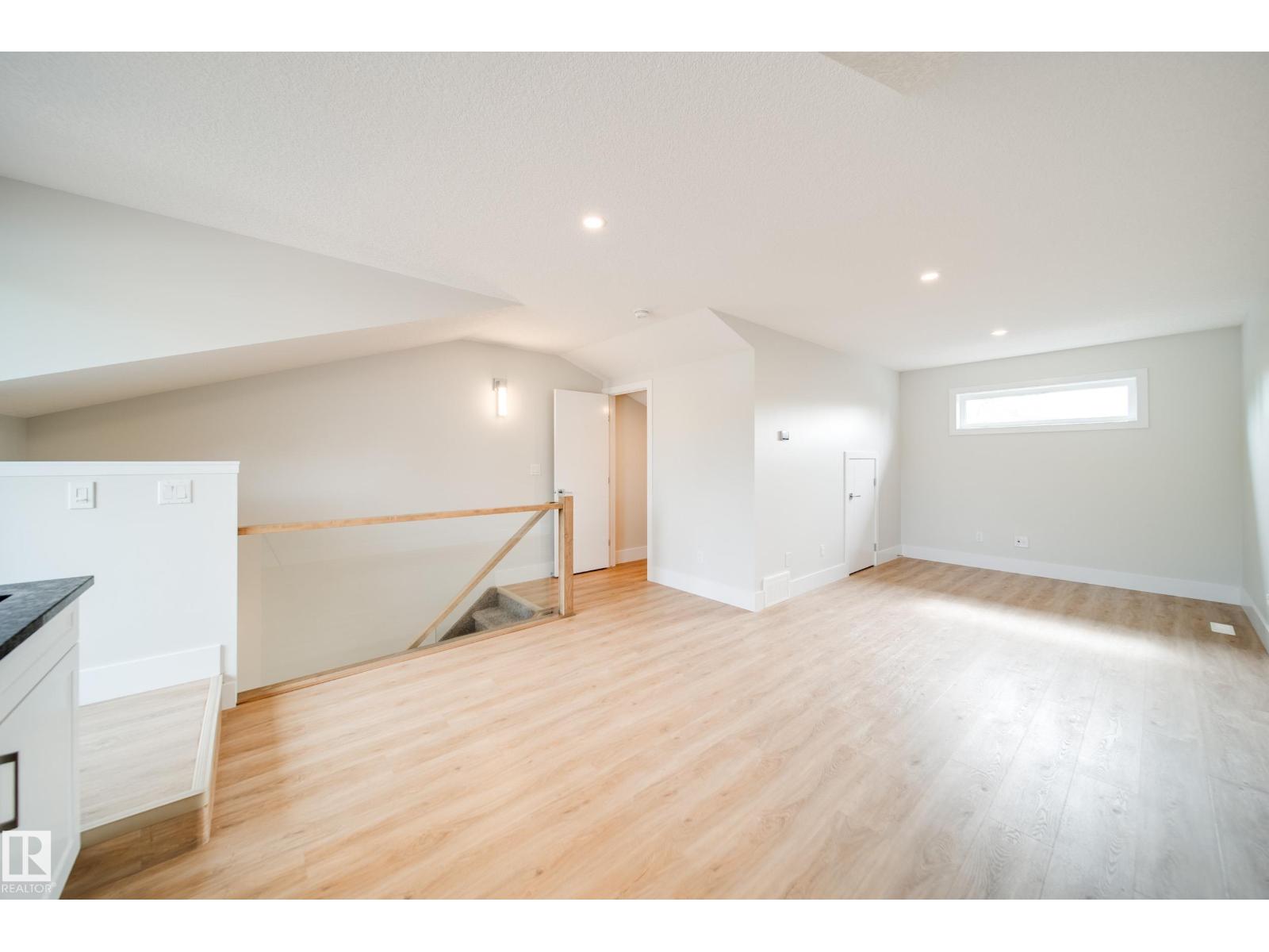 14005 105 AV NW, Edmonton