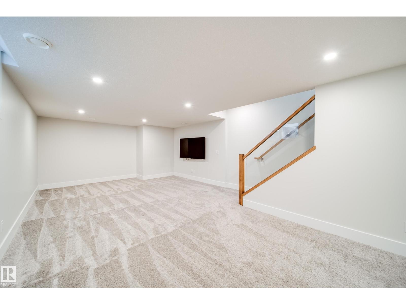 14005 105 AV NW, Edmonton