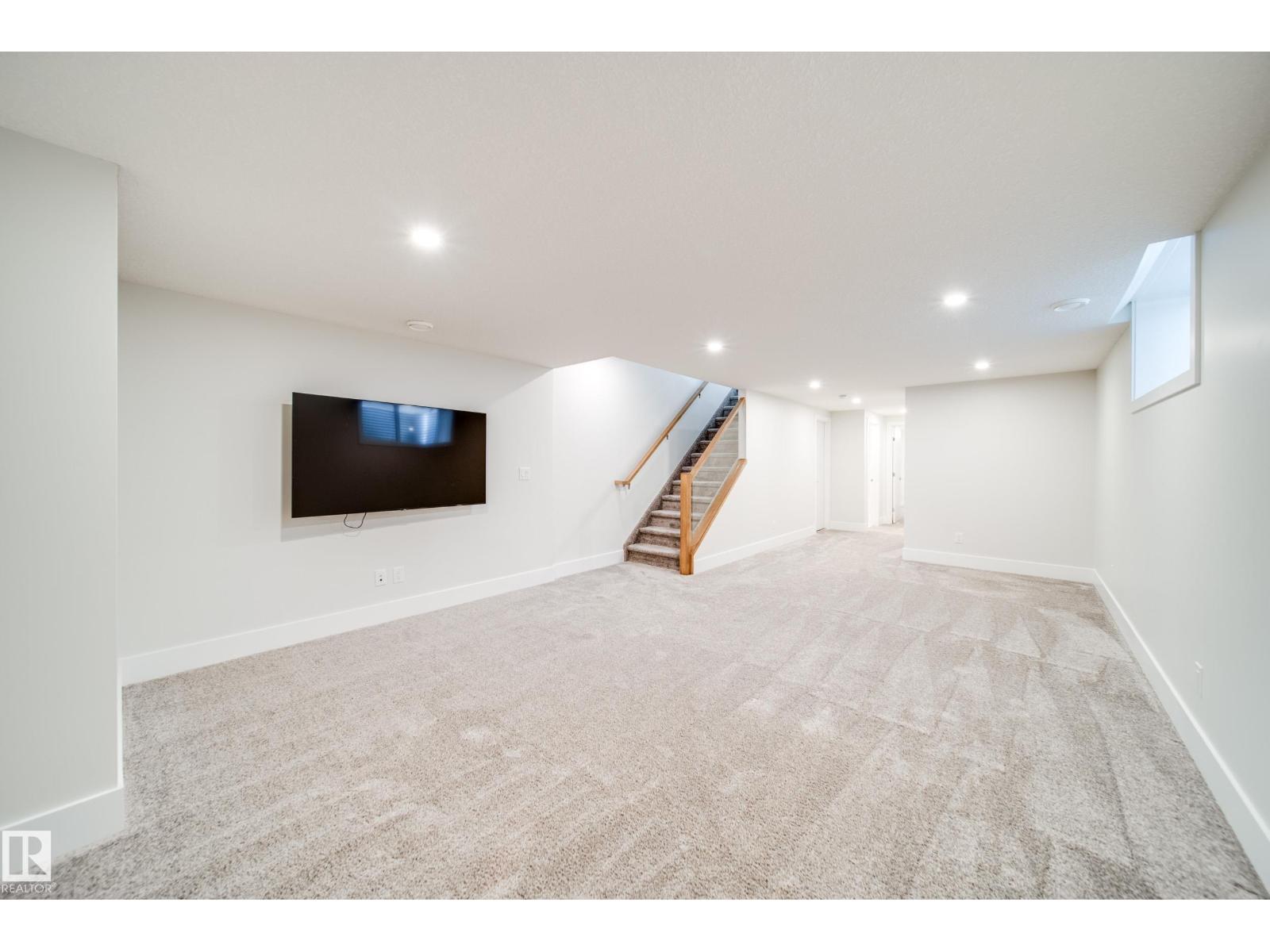 14005 105 AV NW, Edmonton