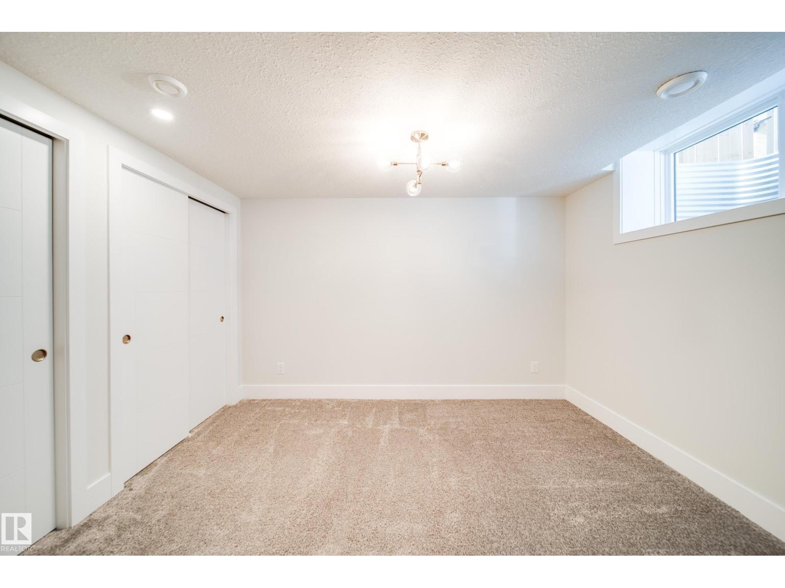 14005 105 AV NW, Edmonton